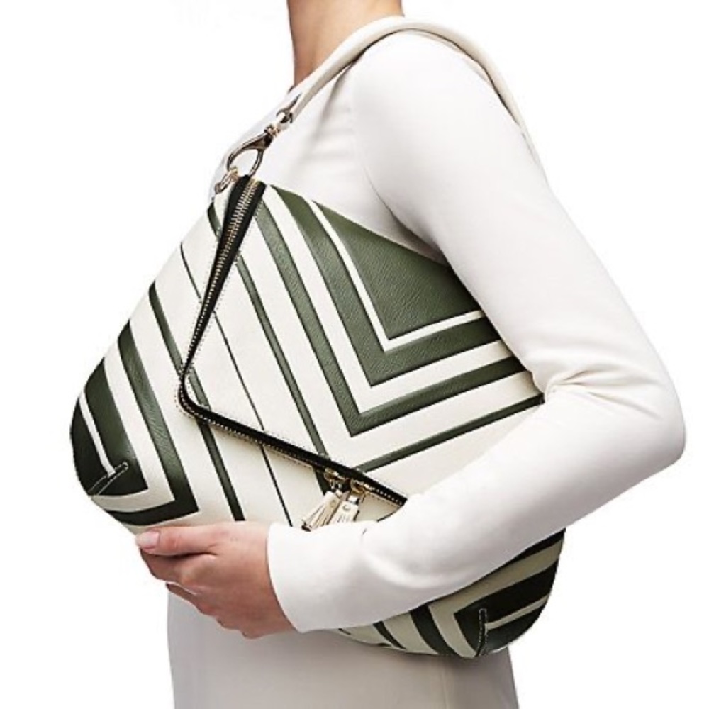 Anya Hindmarch Maxi Zip Satchel chalk/dark olive